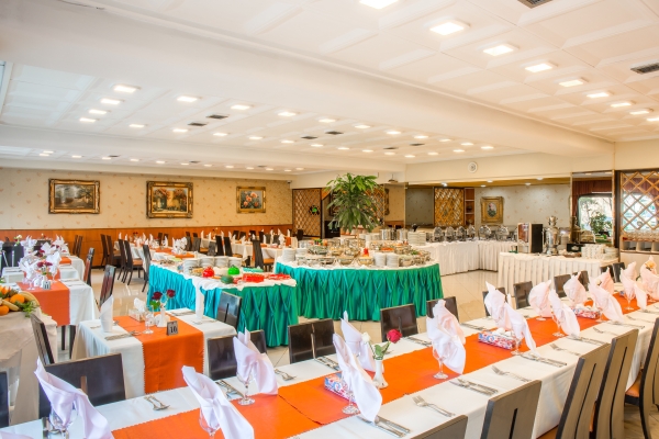 Parsian Esteghlal International Hotel West Tower (Teheran)